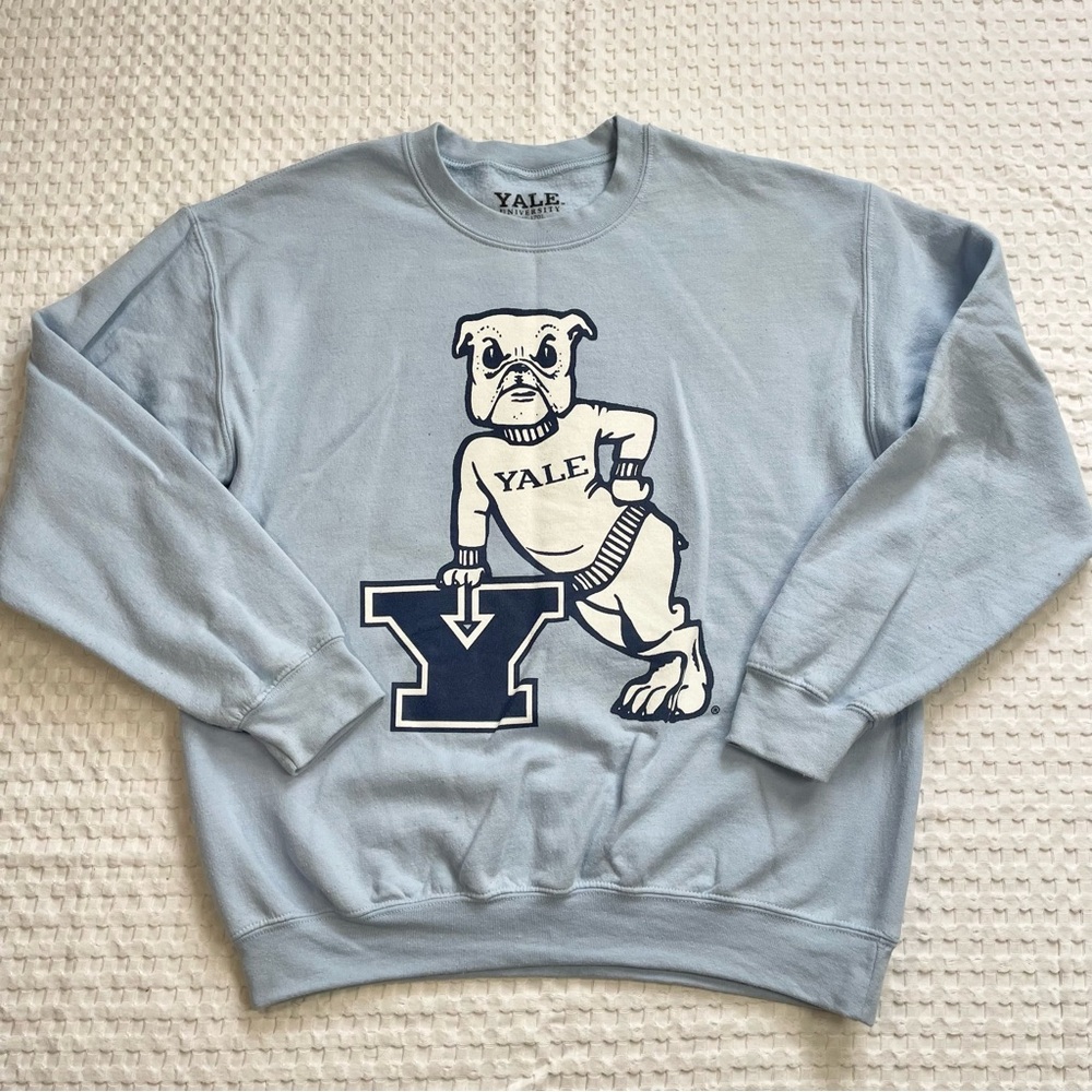Yale University Bulldogs Sweatshirt Medium Adult Unisex Light‎ Blue Crewneck